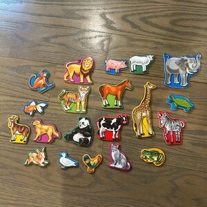 Melissa & Doug Colorful Animal Magnet Set